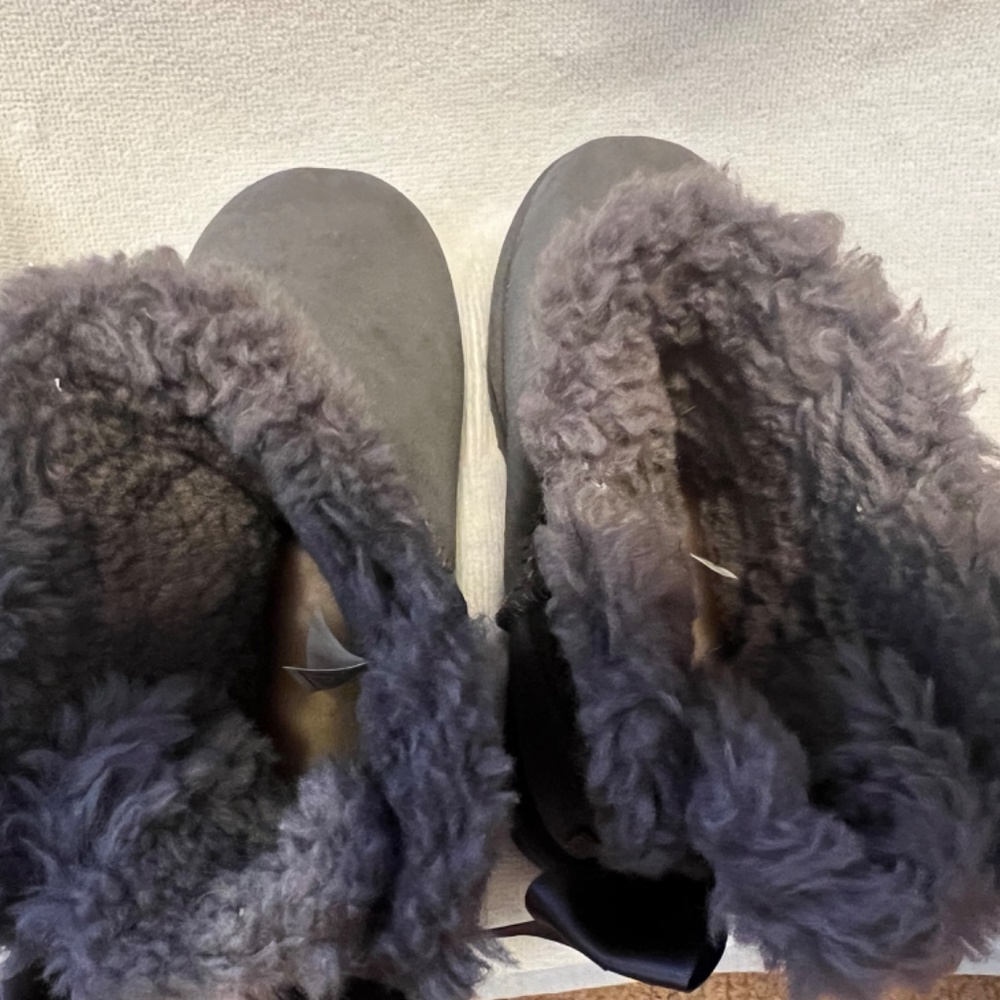New Bailey uggs - Picture 8 of 9